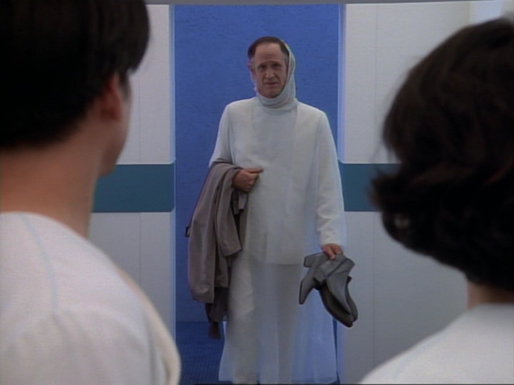 ariane179254_StarTrekVoyager_1x01_1x02-Caretaker_4027.jpg