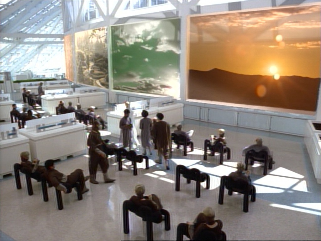 ariane179254_StarTrekVoyager_1x01_1x02-Caretaker_4183.jpg