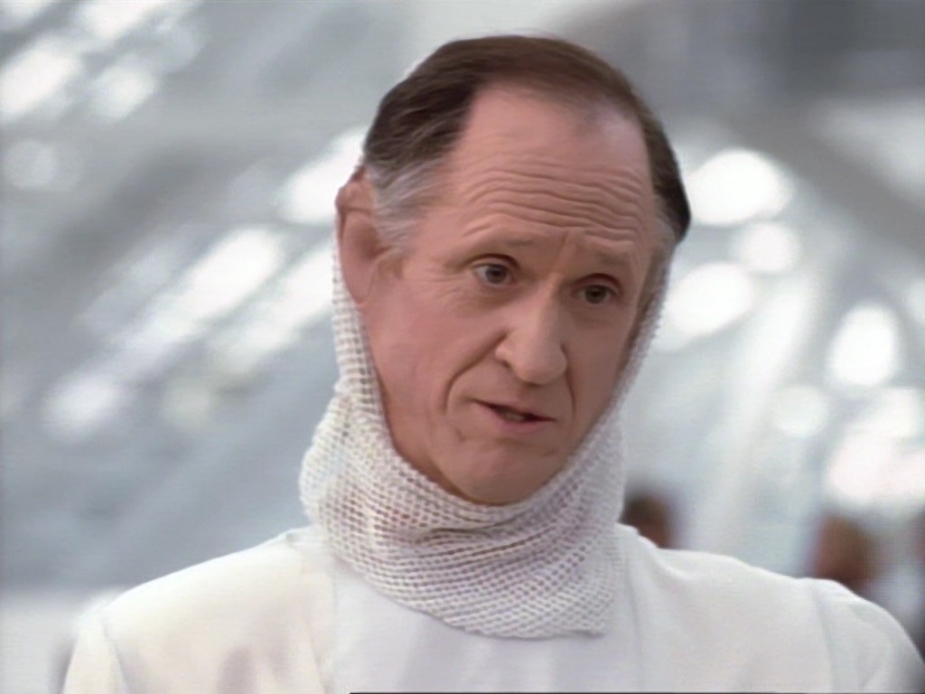 ariane179254_StarTrekVoyager_1x01_1x02-Caretaker_4202.jpg