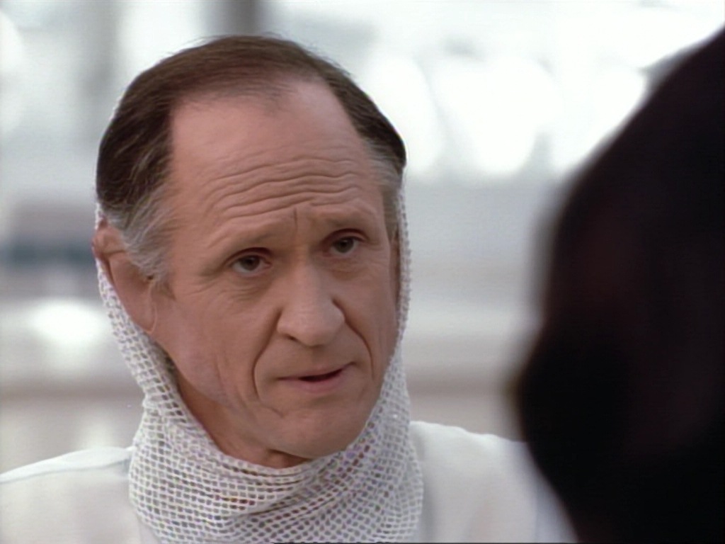 ariane179254_StarTrekVoyager_1x01_1x02-Caretaker_4228.jpg