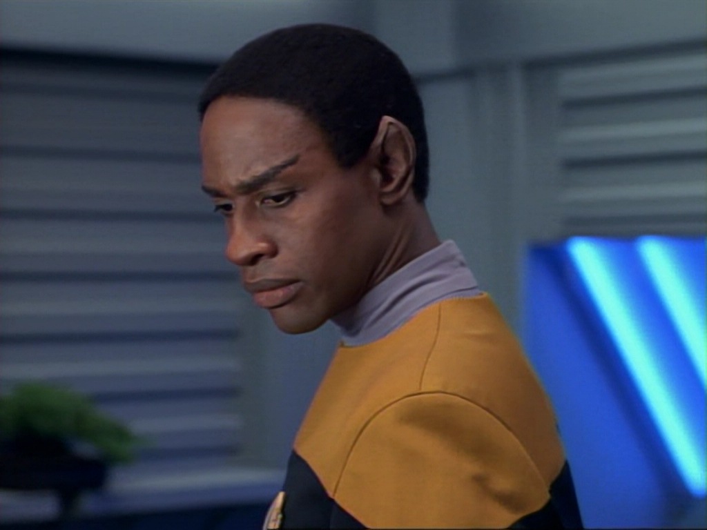ariane179254_StarTrekVoyager_1x01_1x02-Caretaker_4281.jpg