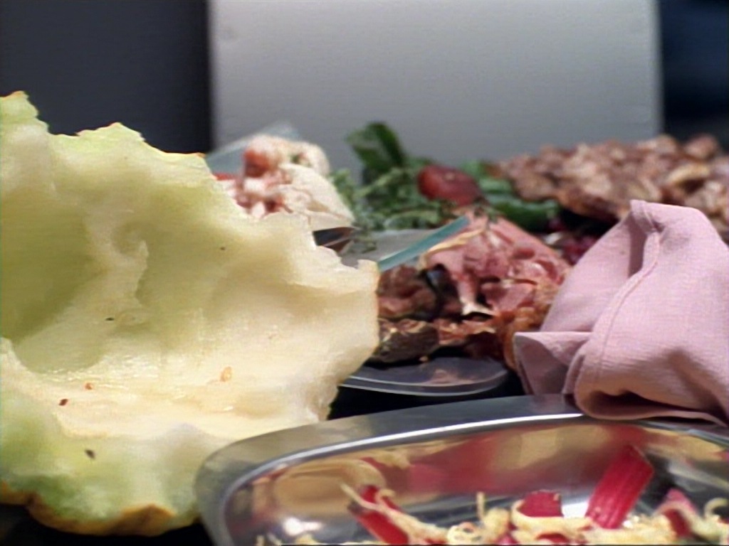 ariane179254_StarTrekVoyager_1x01_1x02-Caretaker_4300.jpg