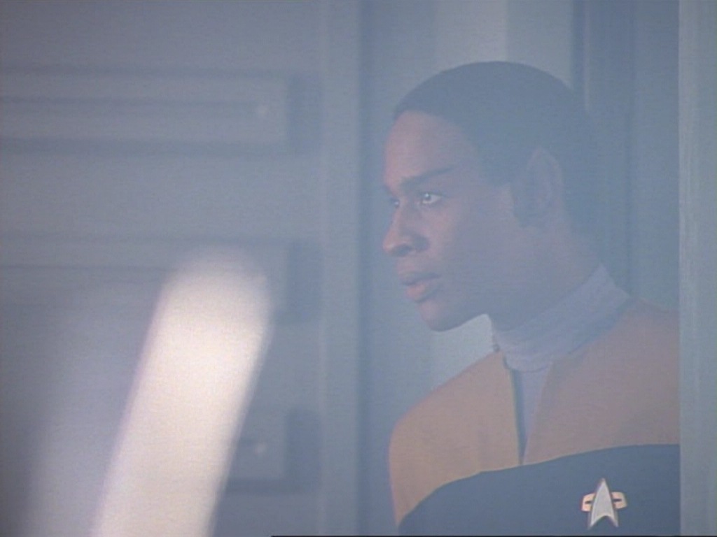 ariane179254_StarTrekVoyager_1x01_1x02-Caretaker_4318.jpg