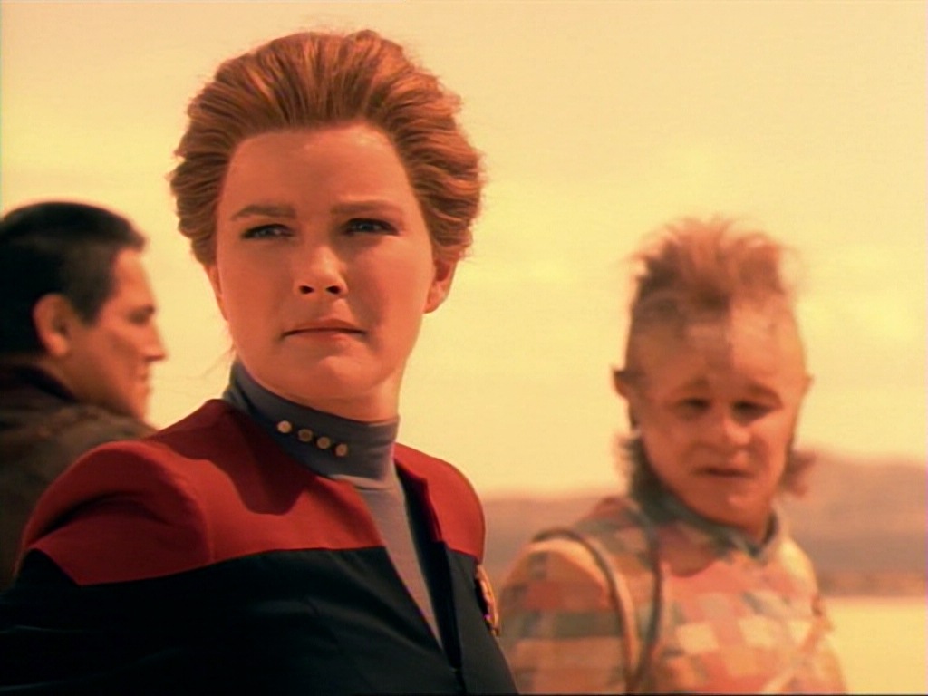 ariane179254_StarTrekVoyager_1x01_1x02-Caretaker_4467.jpg