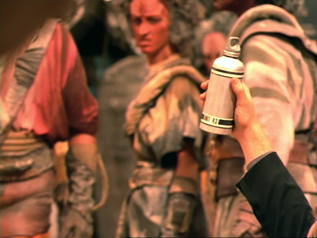 ariane179254_StarTrekVoyager_1x01_1x02-Caretaker_4563.jpg