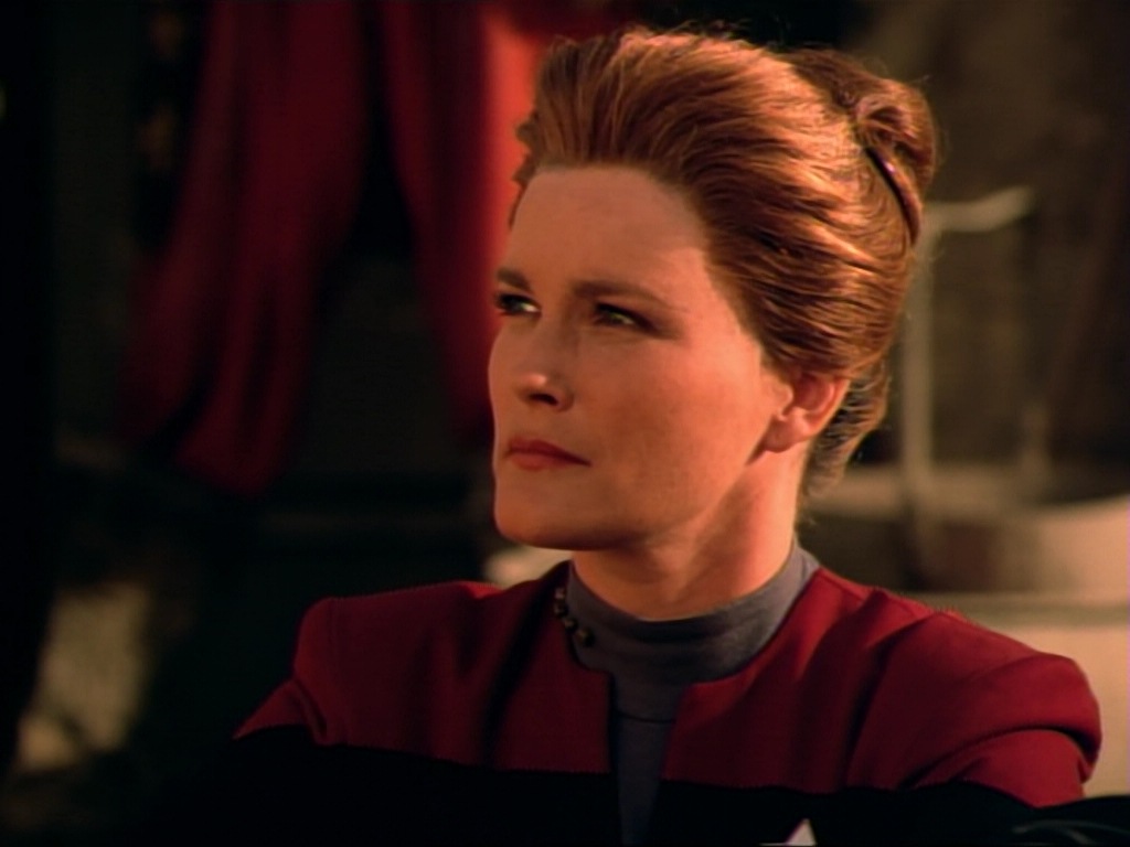ariane179254_StarTrekVoyager_1x01_1x02-Caretaker_4570.jpg