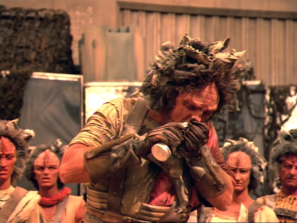ariane179254_StarTrekVoyager_1x01_1x02-Caretaker_4573.jpg