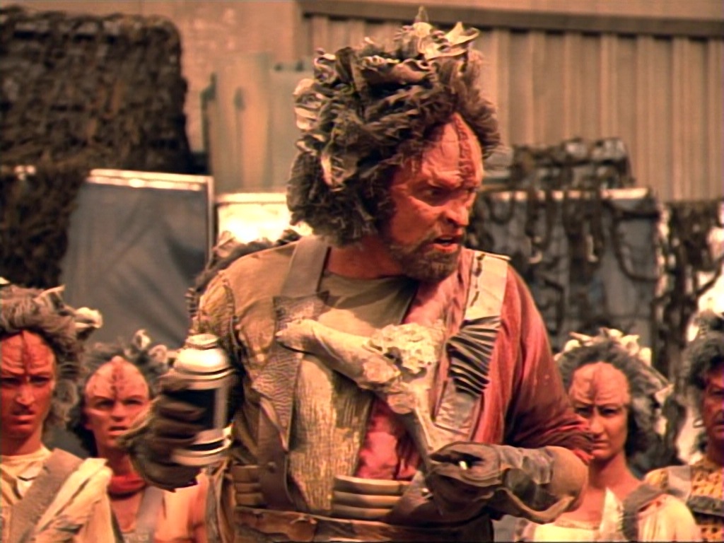 ariane179254_StarTrekVoyager_1x01_1x02-Caretaker_4578.jpg