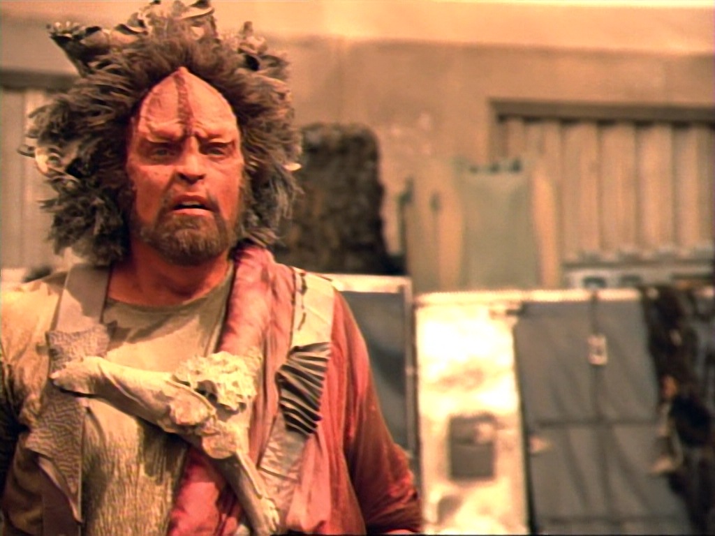 ariane179254_StarTrekVoyager_1x01_1x02-Caretaker_4593.jpg