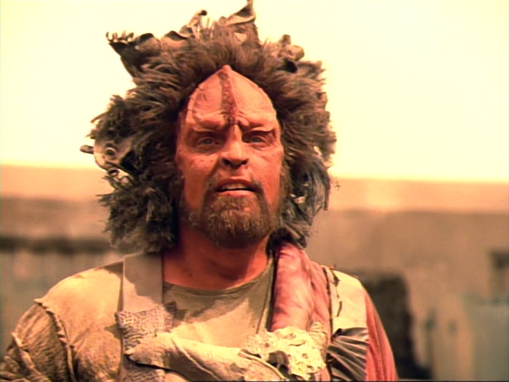 ariane179254_StarTrekVoyager_1x01_1x02-Caretaker_4595.jpg