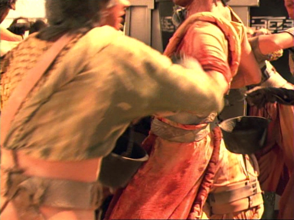 ariane179254_StarTrekVoyager_1x01_1x02-Caretaker_4771.jpg