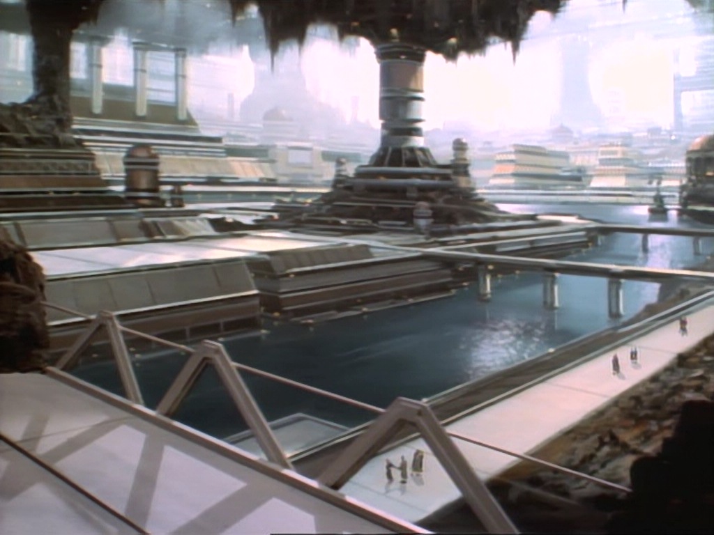 ariane179254_StarTrekVoyager_1x01_1x02-Caretaker_4800.jpg