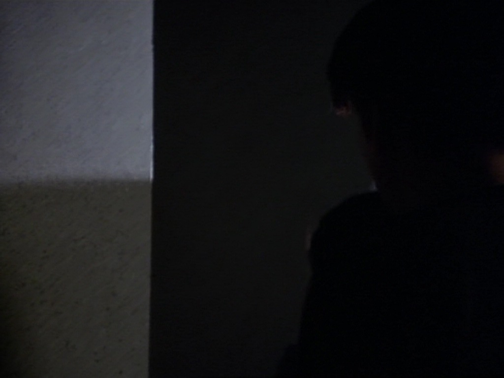 ariane179254_StarTrekVoyager_1x01_1x02-Caretaker_4829.jpg