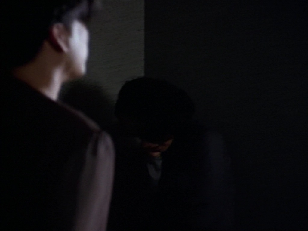 ariane179254_StarTrekVoyager_1x01_1x02-Caretaker_4844.jpg