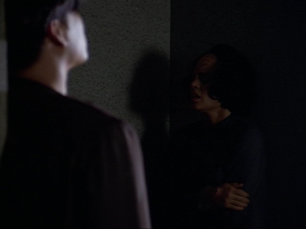 ariane179254_StarTrekVoyager_1x01_1x02-Caretaker_4848.jpg