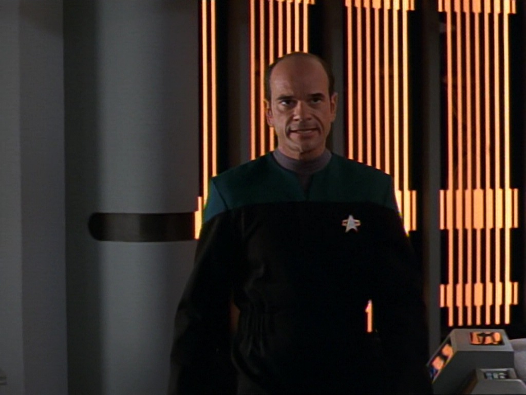 ariane179254_StarTrekVoyager_1x01_1x02-Caretaker_5002.jpg
