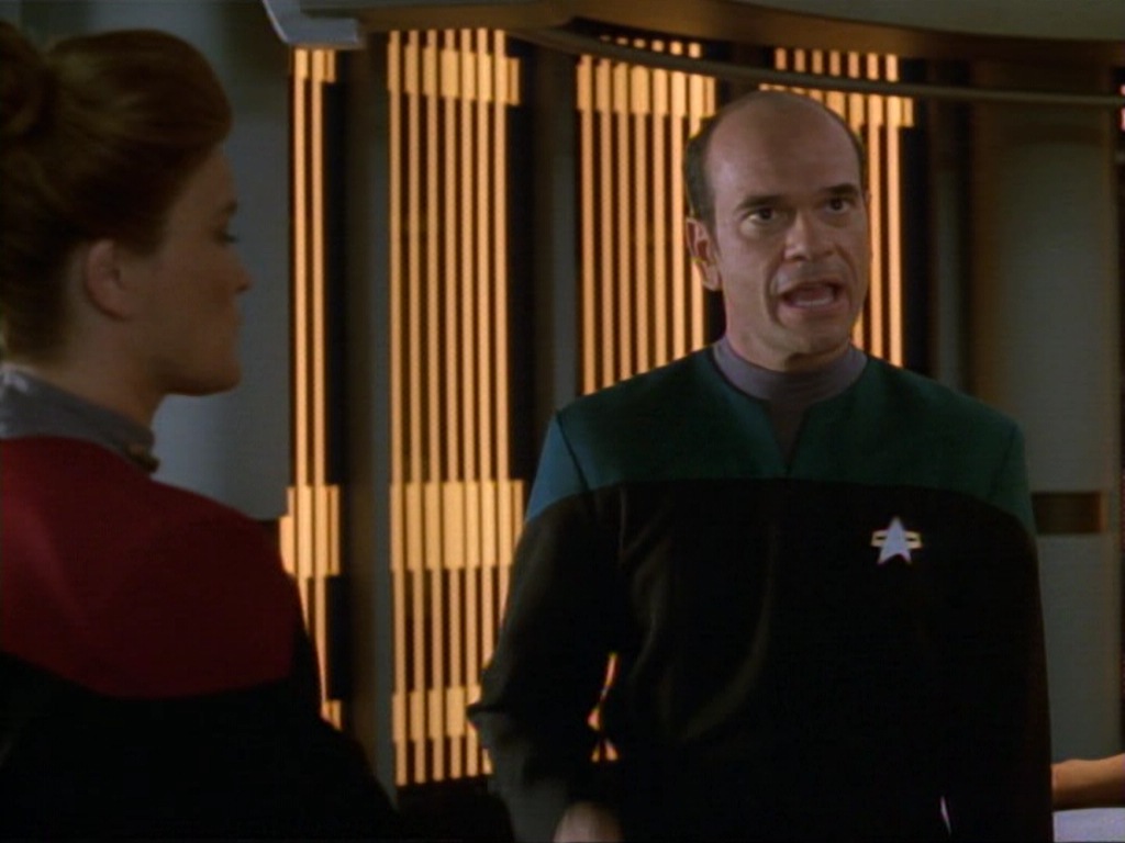 ariane179254_StarTrekVoyager_1x01_1x02-Caretaker_5006.jpg