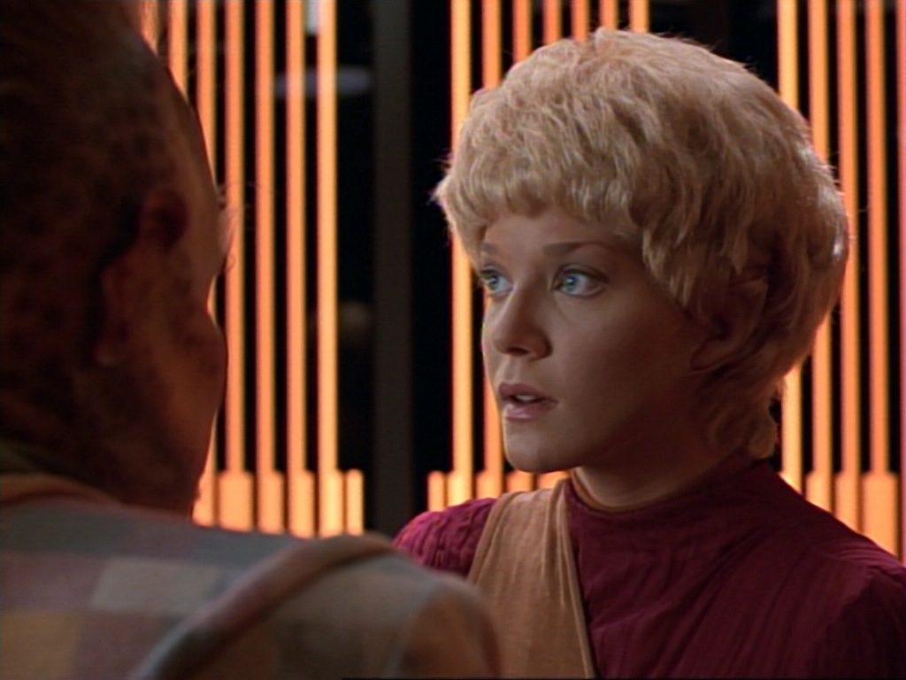 ariane179254_StarTrekVoyager_1x01_1x02-Caretaker_5017.jpg