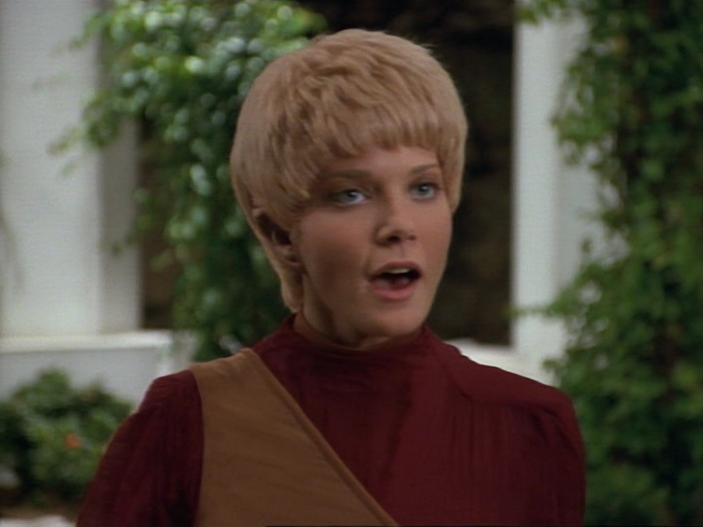 ariane179254_StarTrekVoyager_1x01_1x02-Caretaker_5208.jpg