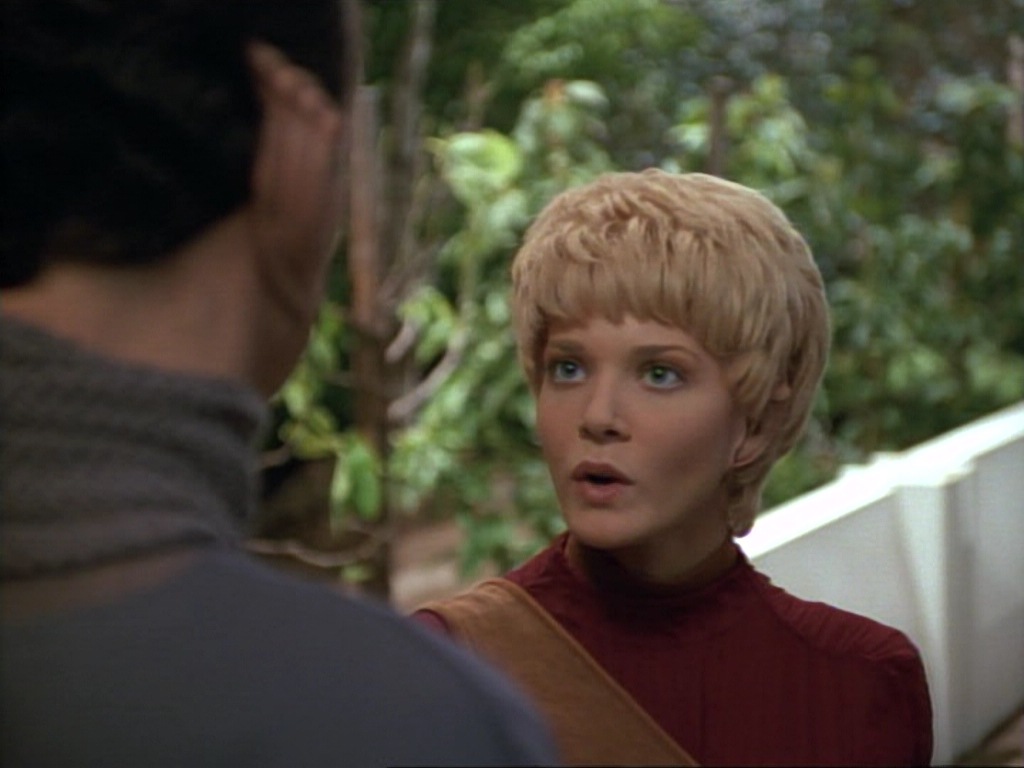 ariane179254_StarTrekVoyager_1x01_1x02-Caretaker_5248.jpg