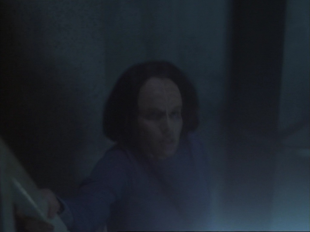 ariane179254_StarTrekVoyager_1x01_1x02-Caretaker_5337.jpg