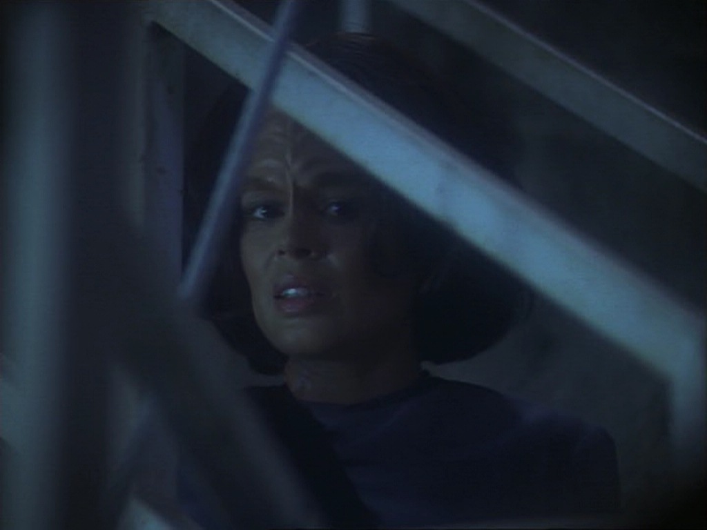 ariane179254_StarTrekVoyager_1x01_1x02-Caretaker_5400.jpg