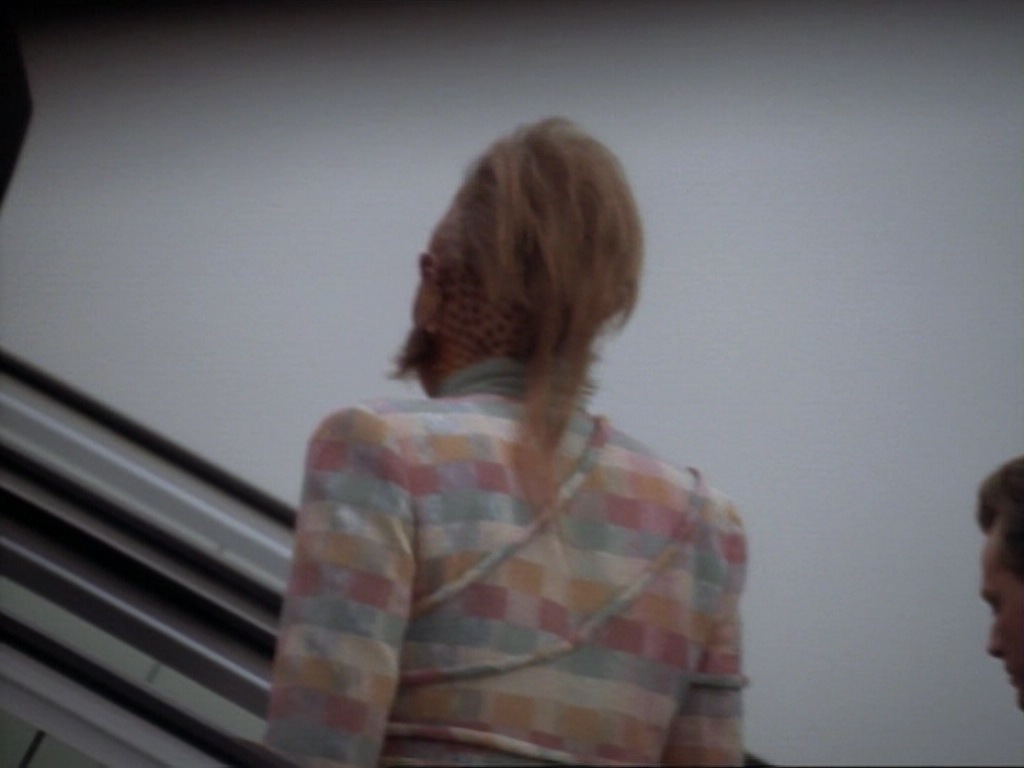 ariane179254_StarTrekVoyager_1x01_1x02-Caretaker_5449.jpg