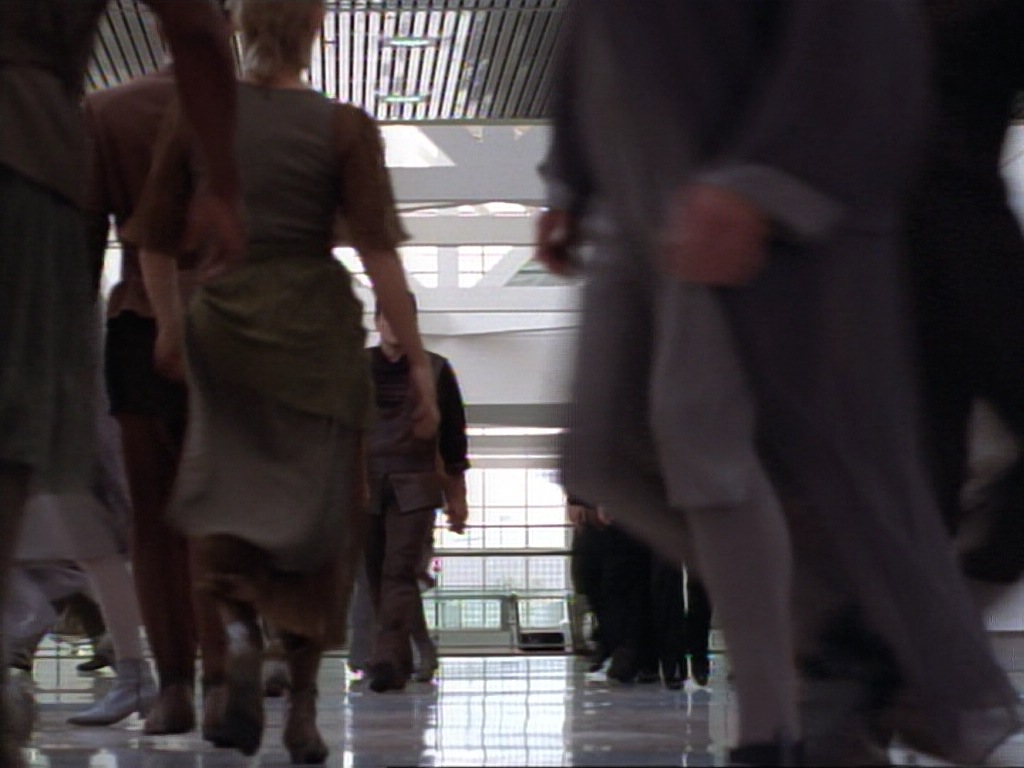 ariane179254_StarTrekVoyager_1x01_1x02-Caretaker_5474.jpg