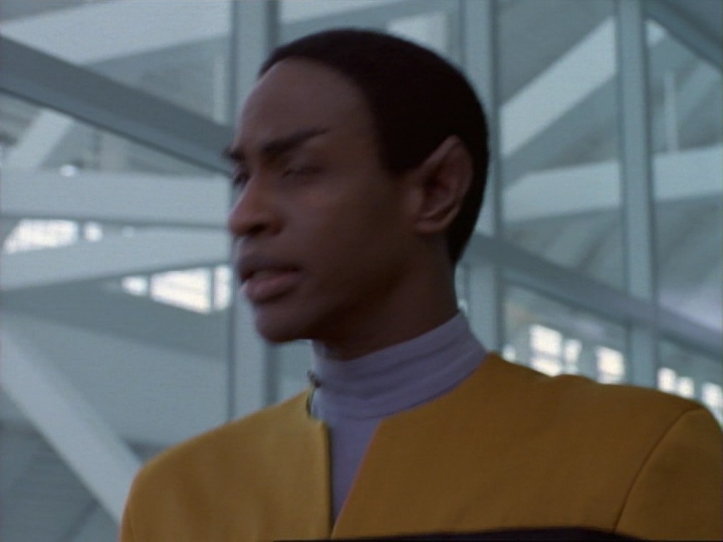 ariane179254_StarTrekVoyager_1x01_1x02-Caretaker_5559.jpg