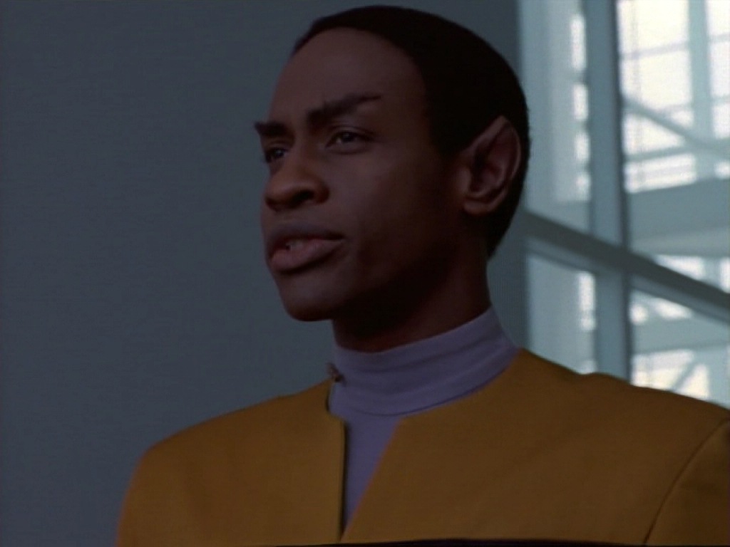 ariane179254_StarTrekVoyager_1x01_1x02-Caretaker_5577.jpg