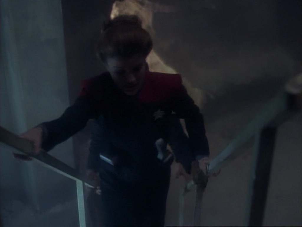 ariane179254_StarTrekVoyager_1x01_1x02-Caretaker_5715.jpg