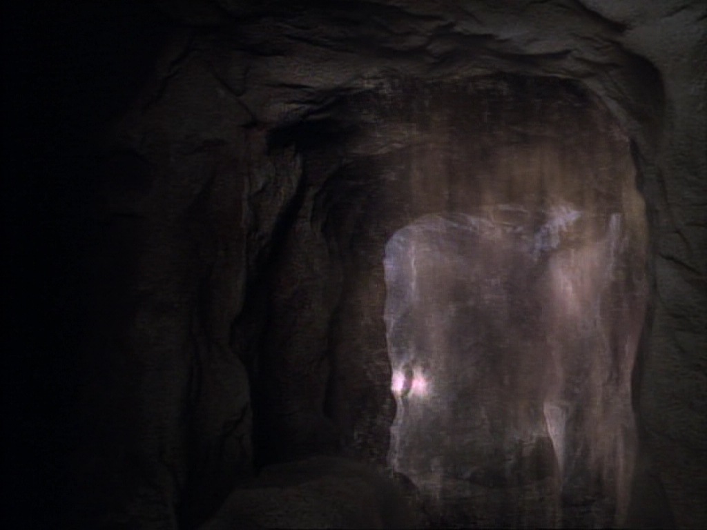 ariane179254_StarTrekVoyager_1x01_1x02-Caretaker_5736.jpg