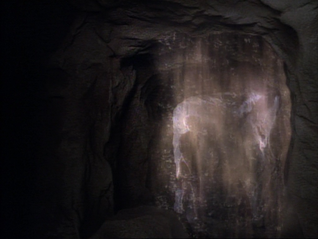 ariane179254_StarTrekVoyager_1x01_1x02-Caretaker_5737.jpg