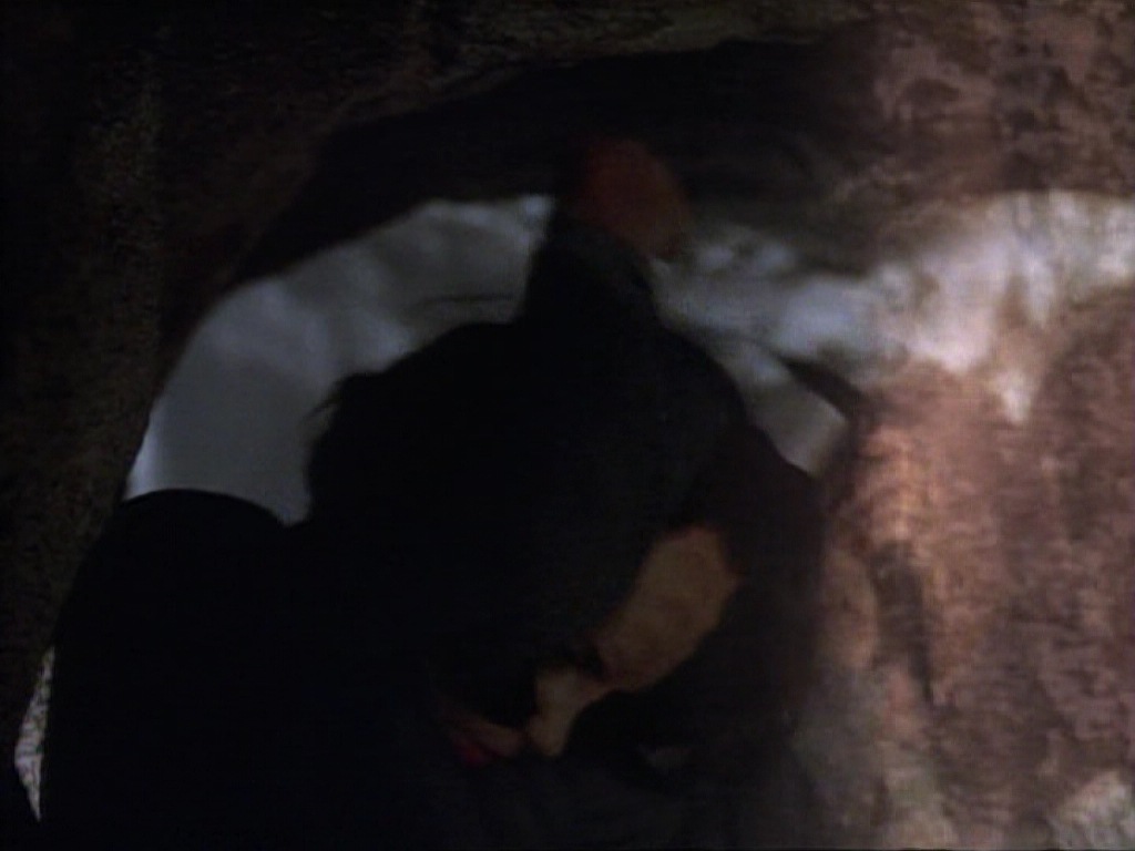 ariane179254_StarTrekVoyager_1x01_1x02-Caretaker_5752.jpg