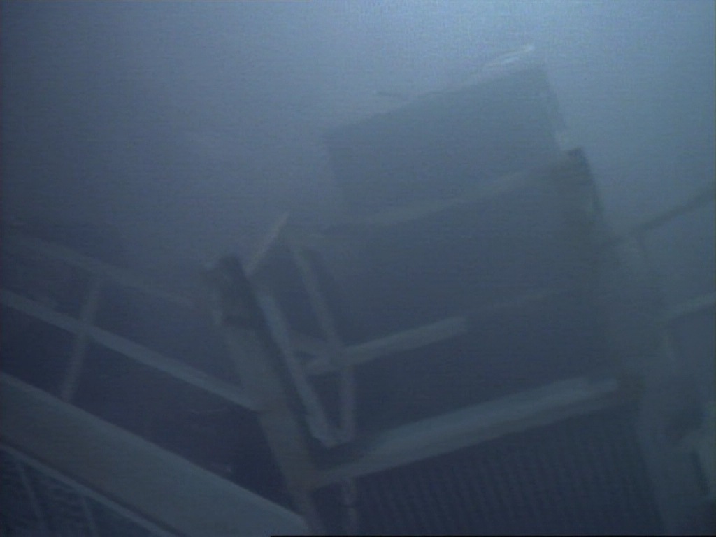 ariane179254_StarTrekVoyager_1x01_1x02-Caretaker_5775.jpg