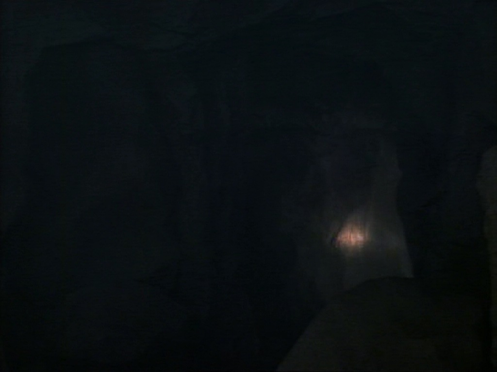 ariane179254_StarTrekVoyager_1x01_1x02-Caretaker_5776.jpg