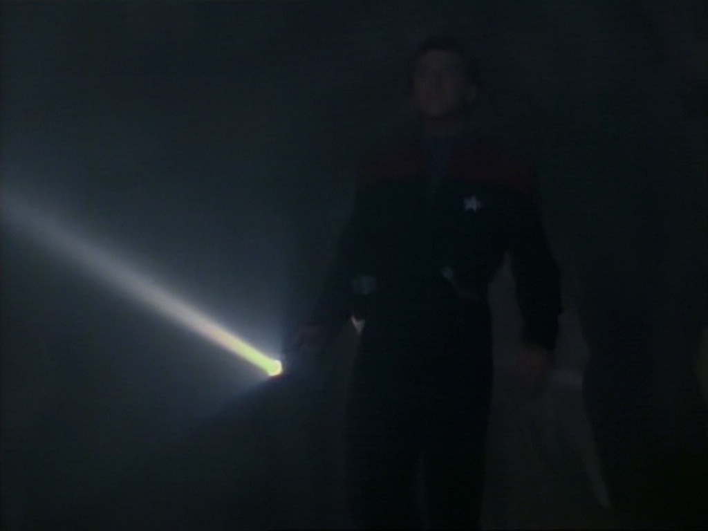 ariane179254_StarTrekVoyager_1x01_1x02-Caretaker_5783.jpg
