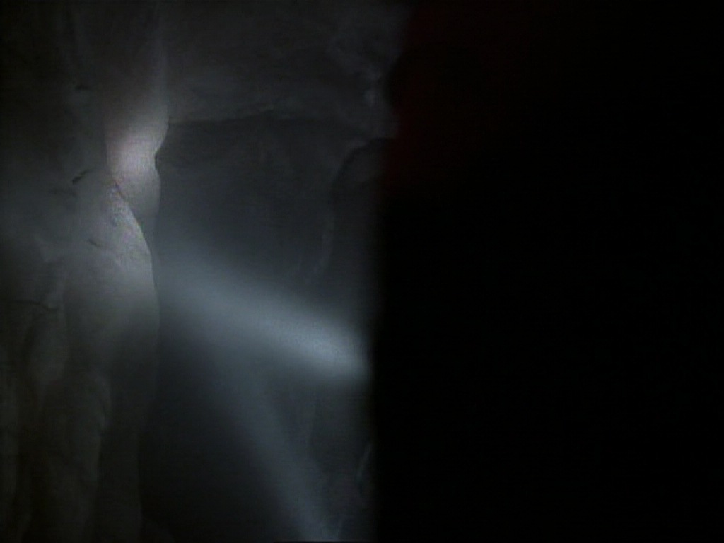 ariane179254_StarTrekVoyager_1x01_1x02-Caretaker_5793.jpg