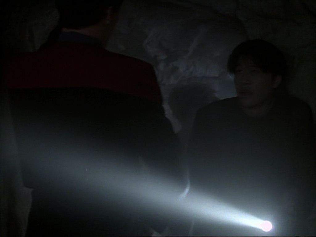 ariane179254_StarTrekVoyager_1x01_1x02-Caretaker_5795.jpg