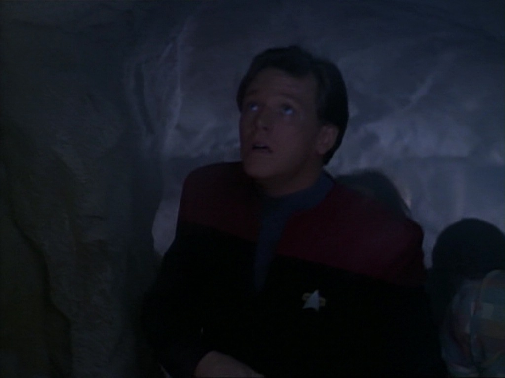 ariane179254_StarTrekVoyager_1x01_1x02-Caretaker_5825.jpg