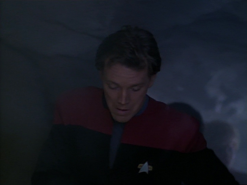 ariane179254_StarTrekVoyager_1x01_1x02-Caretaker_5827.jpg