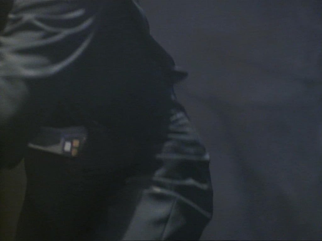 ariane179254_StarTrekVoyager_1x01_1x02-Caretaker_5834.jpg