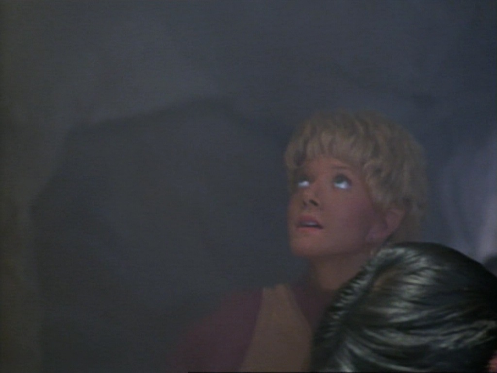 ariane179254_StarTrekVoyager_1x01_1x02-Caretaker_5837.jpg