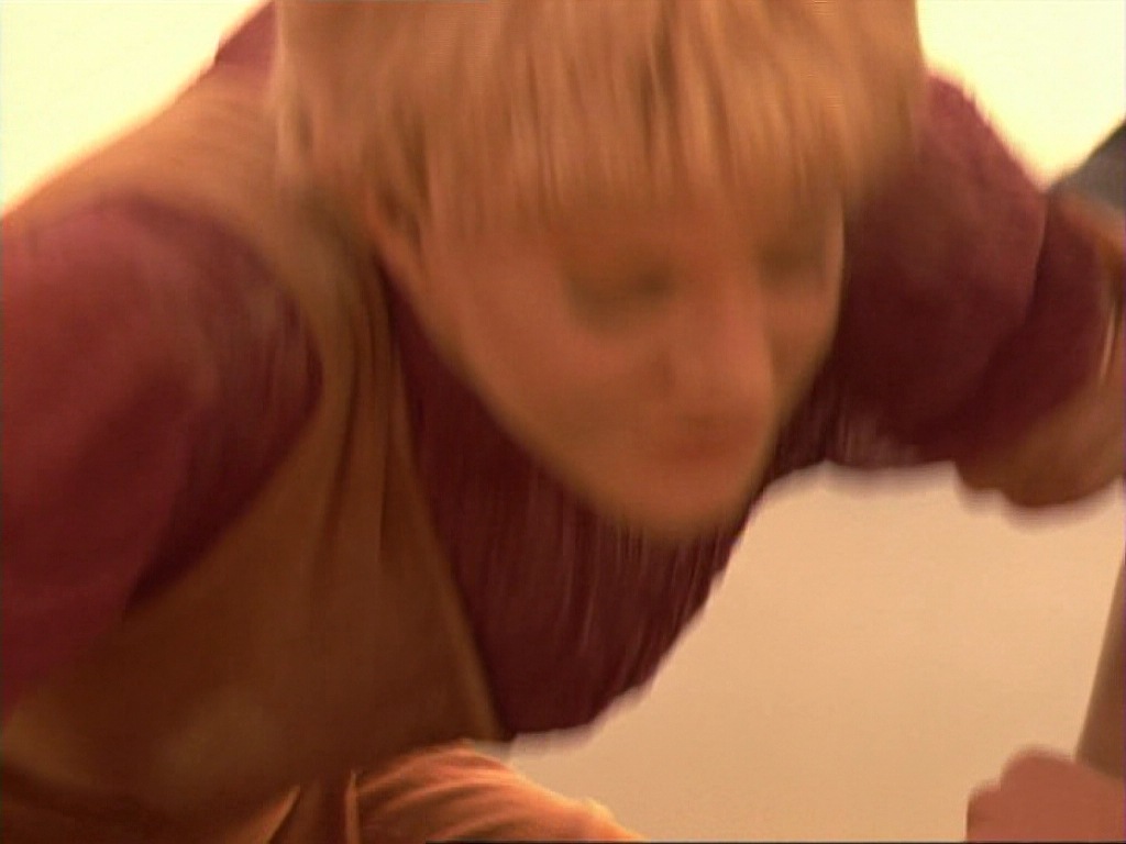 ariane179254_StarTrekVoyager_1x01_1x02-Caretaker_5867.jpg