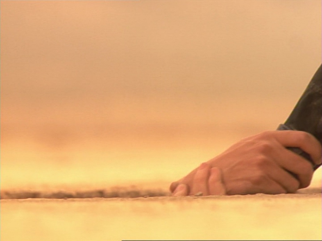 ariane179254_StarTrekVoyager_1x01_1x02-Caretaker_5873.jpg