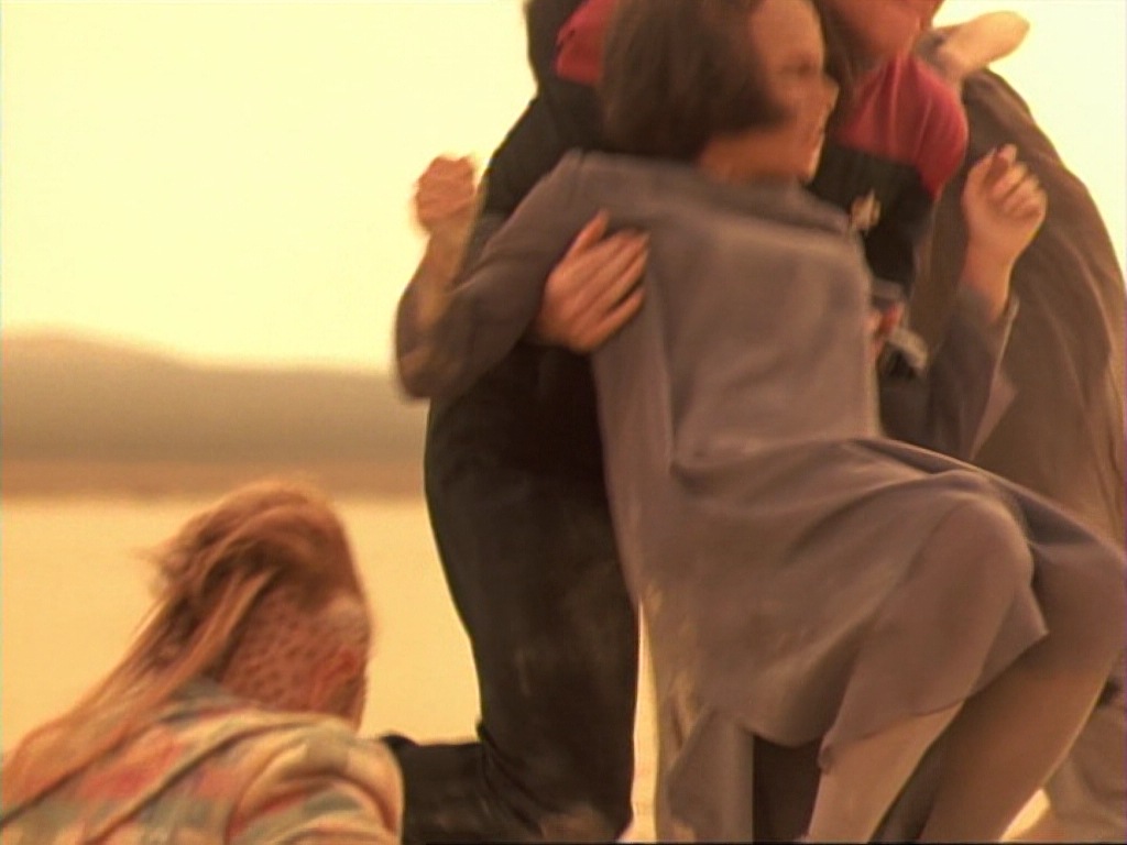ariane179254_StarTrekVoyager_1x01_1x02-Caretaker_5887.jpg