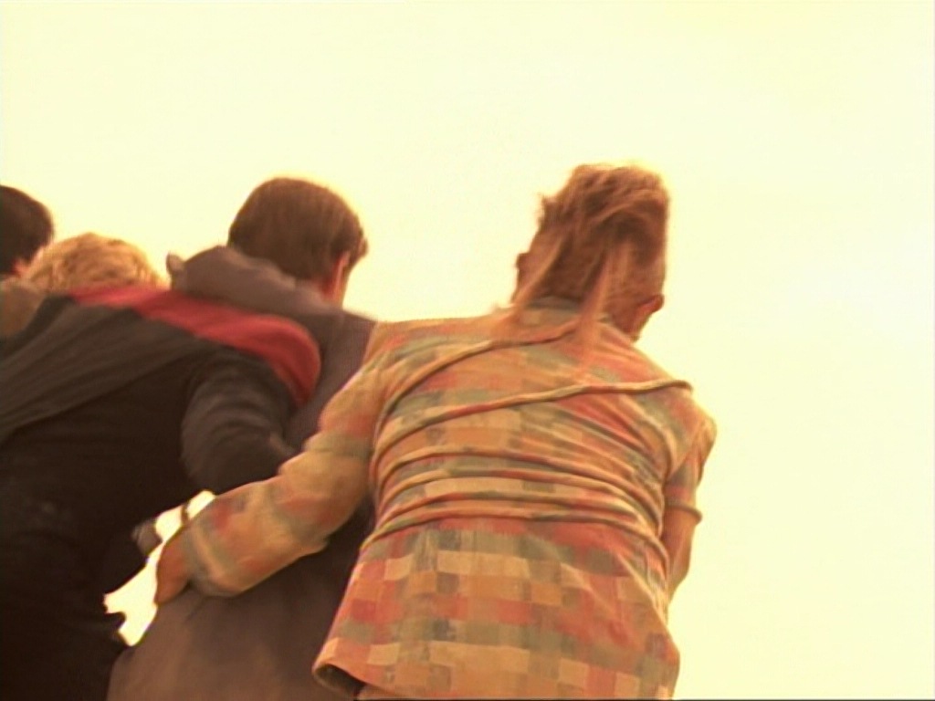 ariane179254_StarTrekVoyager_1x01_1x02-Caretaker_5892.jpg