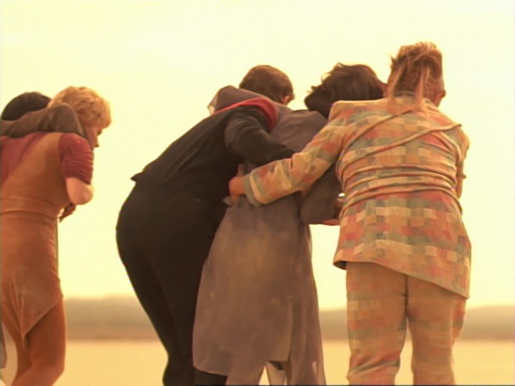 ariane179254_StarTrekVoyager_1x01_1x02-Caretaker_5897.jpg