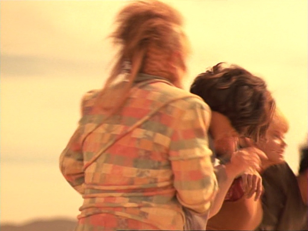 ariane179254_StarTrekVoyager_1x01_1x02-Caretaker_5902.jpg