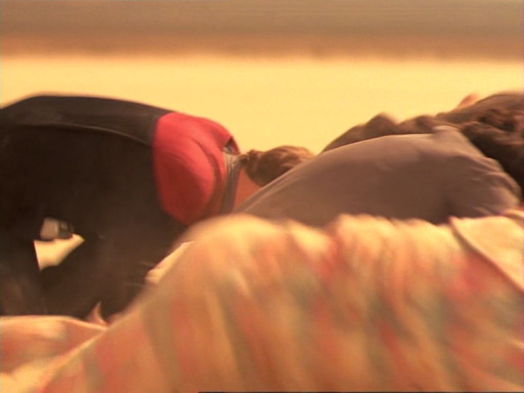 ariane179254_StarTrekVoyager_1x01_1x02-Caretaker_5903.jpg